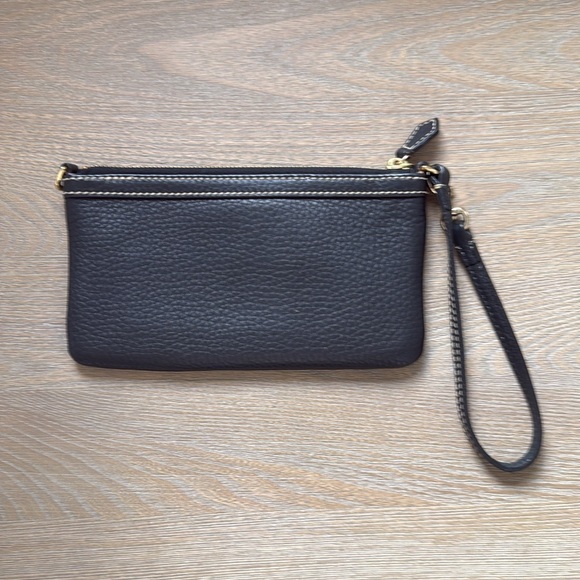 Black calfskin leather Dooney & Burke wristlet clutch purse. - Picture 3 of 4